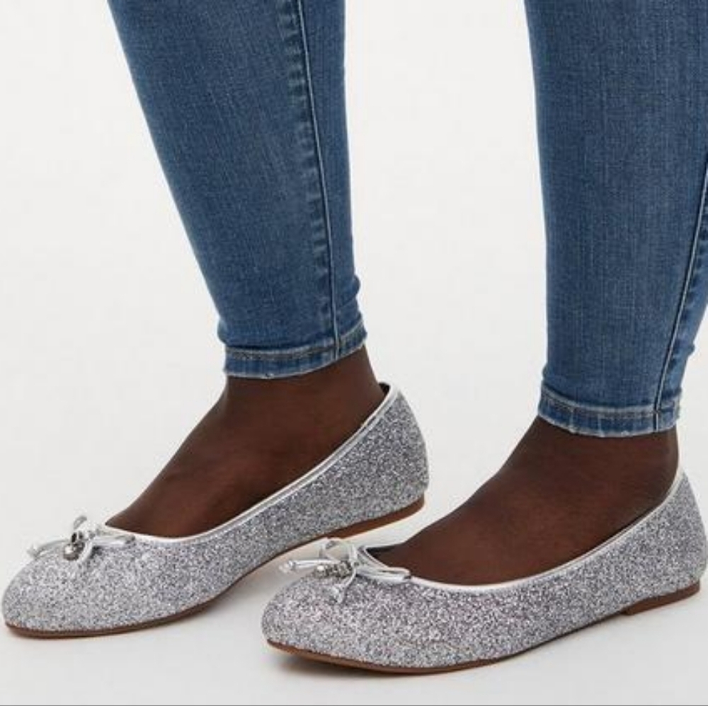 Torrid Size 9WW Silver Glitter Slip On Round Toe Bow Ballet Flats Shoes